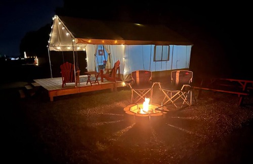 Cassville RV Rental | Hike & Glamp Getaway near Roaring River Park