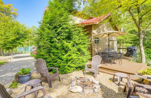 Weaverville House | Hike, Leaf Peep and More Sleek Cabin in Weaverville