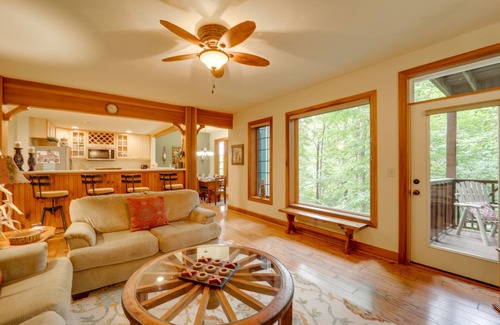 Mountain Air Condo | Hike On-Site: Gem in Burnsville, Near Waterfalls