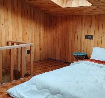 Banjar Apartment | Hikers wooden duplex cottage