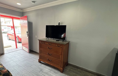 Harbor Hotel | Hiland Motel
