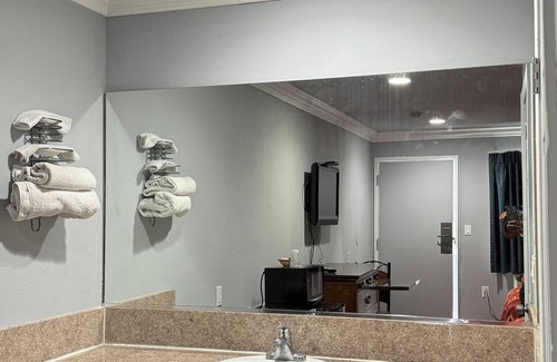 Harbor Hotel | Hiland Motel