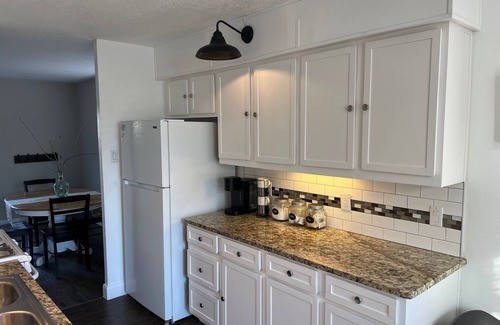 Hildale House | Hildale Haven B/red rock views, abundance of trails, close to Zion Nat'l Park.