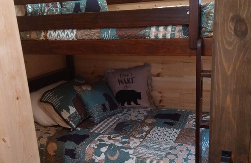 Hiles Cabin | Hiles-Pine Lake Campground