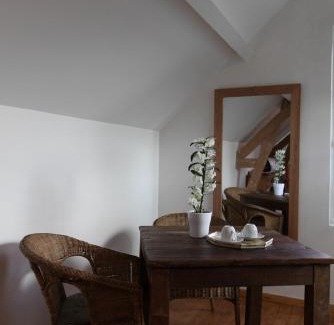 Equemauville Bed & Breakfast | Hill Cottage