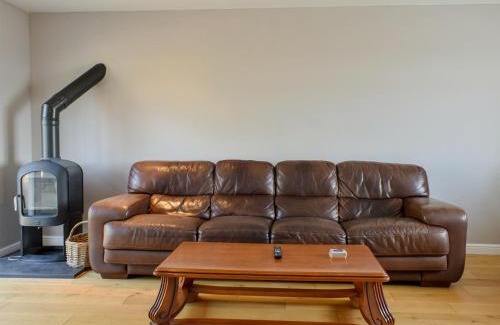 Chittering House | Hill Farm Cottage