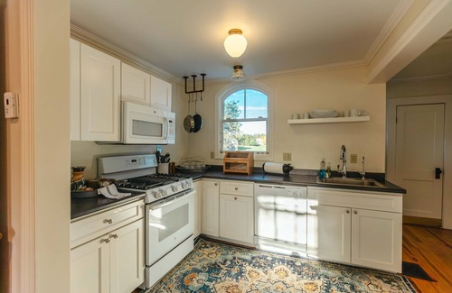 Sunderland Bed & Breakfast | Hill Farm Inn
