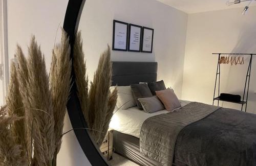 Wooler House | Hill Garth Cottage - Luxury 2 Bed with Wood Burning Hot Tub