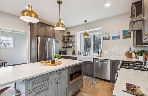 Waterbury Center House | Hill House: 3 br w/fireplace, a/c, hot tub, deck, firepit & garage!