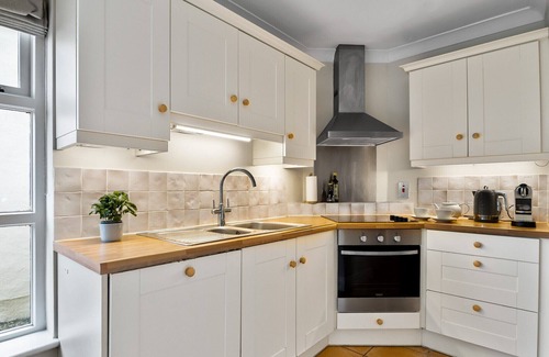 Clifden Ski Chalet | Hill House Clifden a home full of character