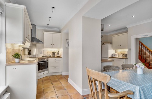 Clifden Ski Chalet | Hill House Clifden a home full of character
