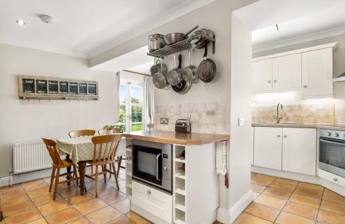 Clifden House | Hill House Clifden