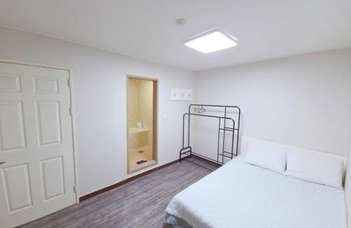 Muk-tong Hotel | HILL HOUSE motel