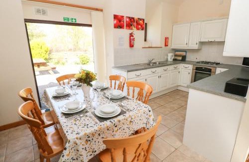 Narberth House | Hill Top Farm Cottage