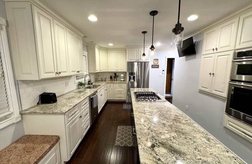 Southern Homes House | Hill Valley Hideaway Retreat