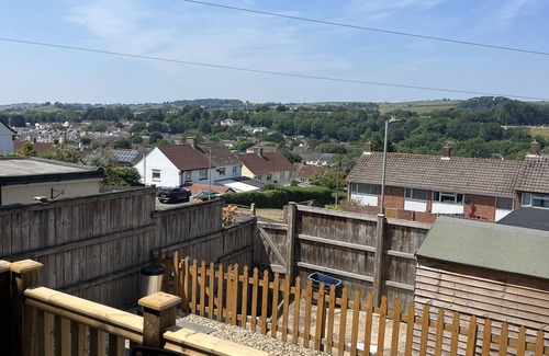Barnstaple House | Hill View 5 minutes to walk town center