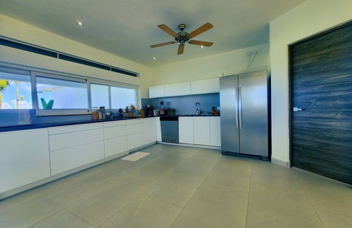 Las Terrenas Villa | Hill view room with 2 shared bathrooms in seaview Villa