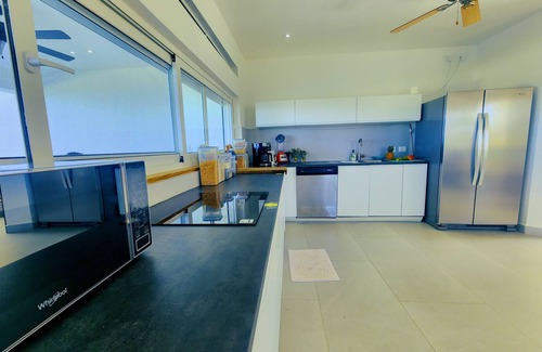 Las Terrenas Villa | Hill view room with 2 shared bathrooms in seaview Villa