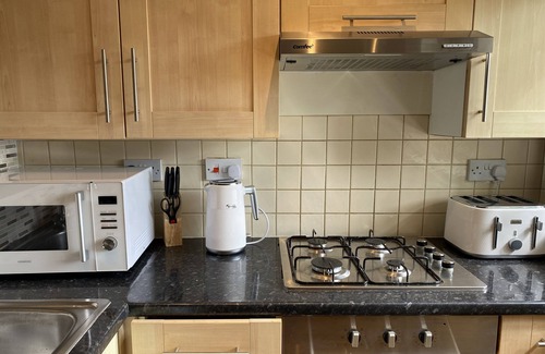 Malvern Apartment | Hill view , town centre apartment in beautiful and peaceful Malvern