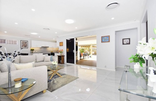 Hillarys House | Hillary's Coastal Retreat stunning home with pool and amazing alfresco area
