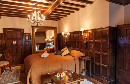 Frankby Hotel | Hillbark Hotel