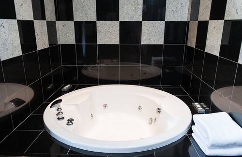 Frankby Hotel | Hillbark Hotel