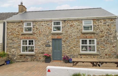 Nolton Cottage | HILLBROOK HOUSE, pet friendly, with a garden in Nolton Haven
