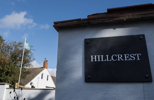 Oxford House | Hillcrest - A modern lakeside retreat just 2.5 miles from Oxford city centre.