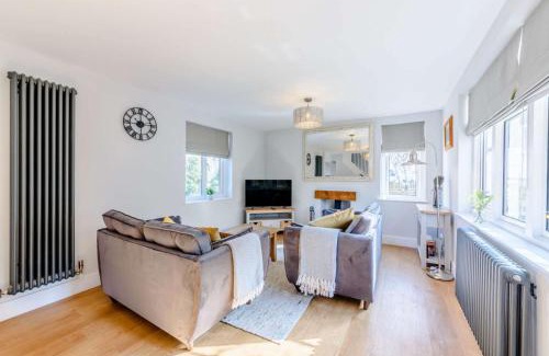 Avening House | Hillcrest Cottage