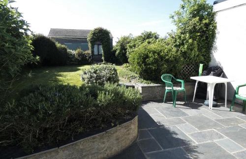 Crynant House | Hillcrest