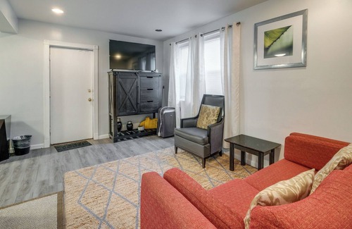 Hillcrest Heights Condo | Hillcrest Heights Condo ~ 7 Mi to National Mall!