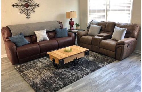 Mount Airy Apartment | Hillcrest Hideaway