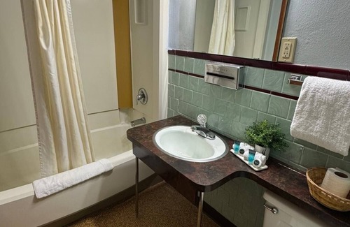 Norton Hotel | Hillcrest Motel