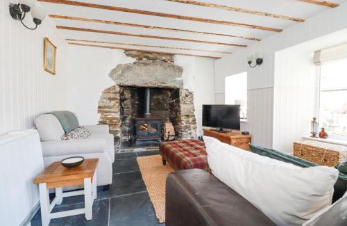 Treknow House | Hilldene