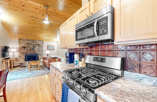 Arbor Vitae House | Hillis House | Lakefront house in Arbor Vitae w/water toys & two kitchens