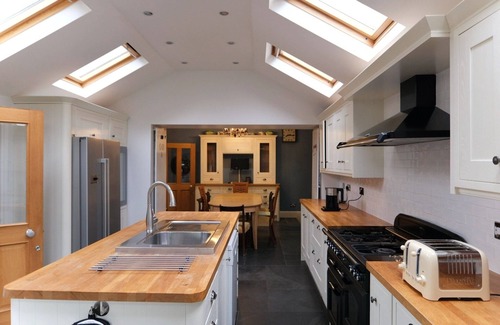 Braunton House | HILLS COURT. AVAILABLE WITH OPTIONAL HOT TUB (£300/wk)