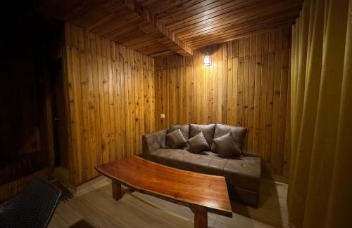 Shillong Hotel | Hills Hoppers Deluxe