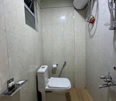 Shillong Hotel | Hills Hoppers Deluxe