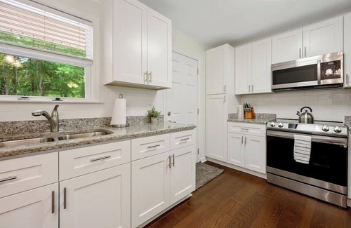 Hillsborough House | Hillsboro. Duplex near Downtown