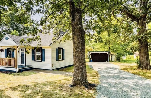 Hillsborough House | Hillsborough Bungalow