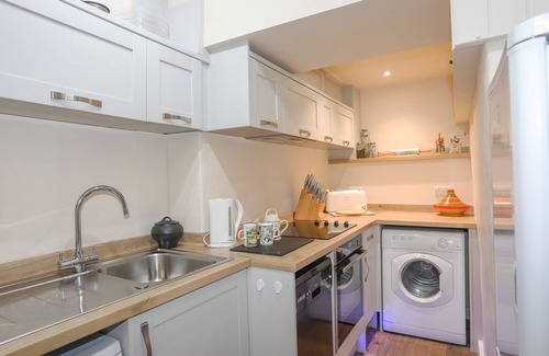 Rhyd-y-clafdy Cottage | Hillside Apartment