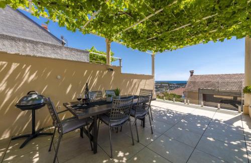 Gruz Apartment | Hillside Apartments