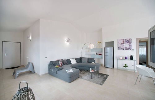 Tavullia Apartment | Hillside Comfort in Tavullia