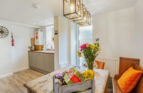 Haltwhistle House | Hillside Cottage