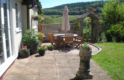 Moreton Bed & Breakfast | Hillside Cottage