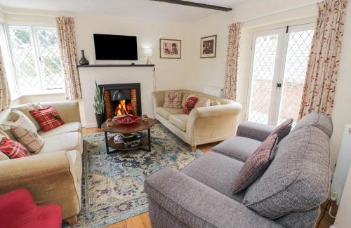 Monmouth House | Hillside Cottage