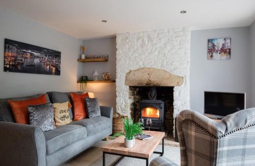 Tetbury House | Hillside Cottage