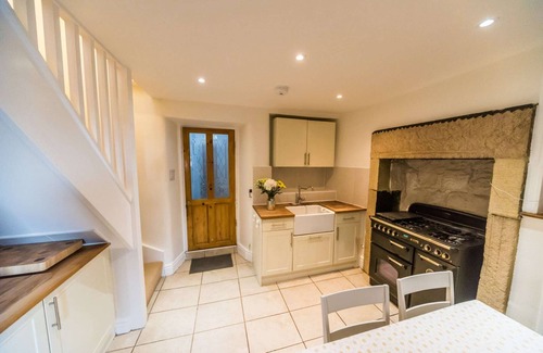 Matlock Cottage | Hillside cottage in Matlock, No Deposit