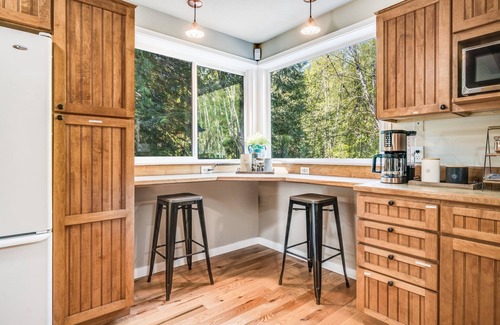 Port Angeles Cottage | Hillside Cottage: Private Pond, Hot Tub, Game Room by Hurricane Ridge, ONP