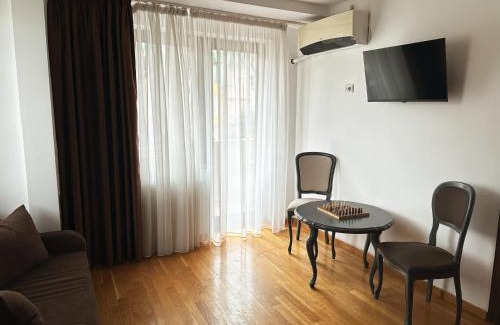 Centar Apartment | Hillside Garden by Sienna